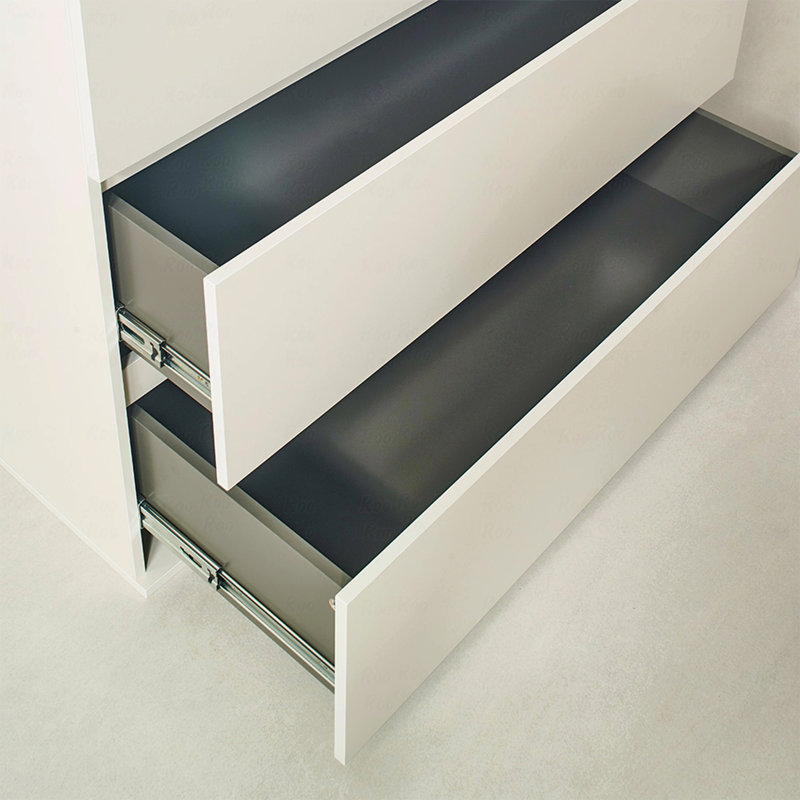Commode contemporaine en bois à quatre tiroirs en blanc, Blanc