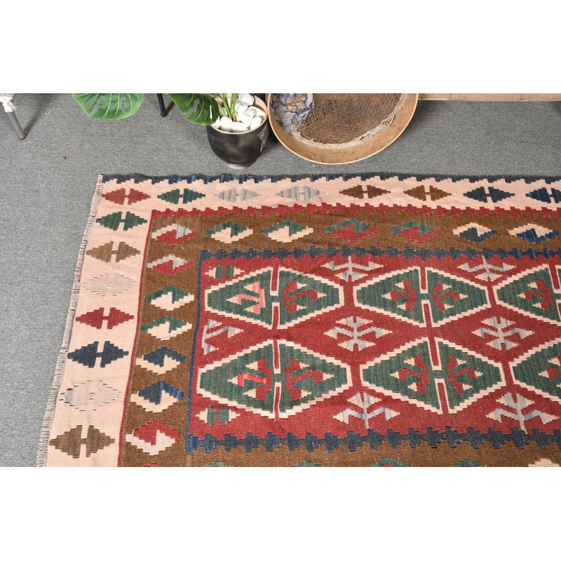 Tapis kilim turc rétro avec motifs tribaux anatoliens tissés à la main, idéal pour un décor rustique boho rouge / rose
