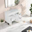Meuble-lavabo blanc spacieux avec évier, panneau de particules durable, détails noirs modernes pour la salle de bain