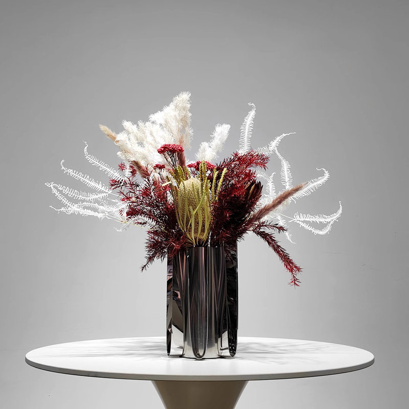 Décoration de fleur simulée