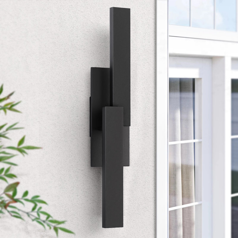 Applique murale d'extérieur à DEL 26 po en aluminium noir à intensité variable, Noir mat, 26" H x 5.5" W x 3.5" D