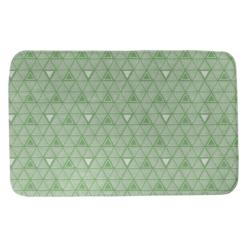 Tapis de bain géométrique à motif de triangles dessinés à la main, l 21 po x L 34 po, Vert