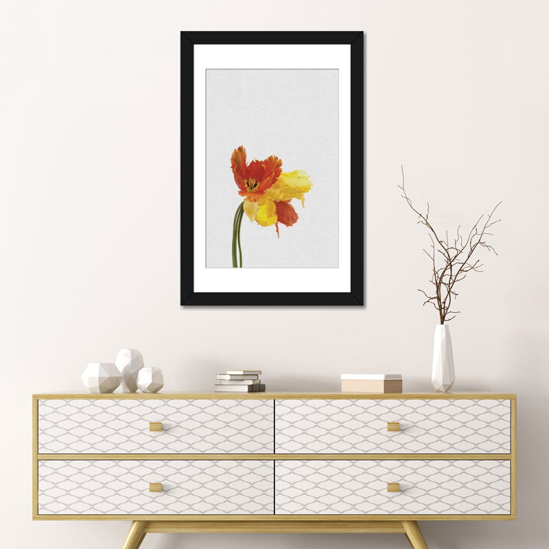 « tulipe », impression sur toile, H 32 po x l 24 po x P 1 po, Papier d'art encadré noir, Blanc