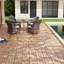 Carreaux de terrasse entrelacés à motif rayé-116436900