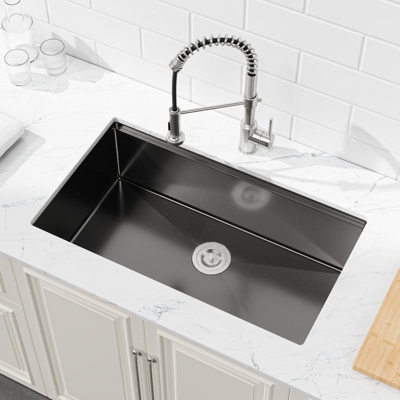 Évier de cuisine noir 33 po x 19 po en acier inoxydable avec style encastré et revêtement de réduction du bruit fabriqué avec précision à la main