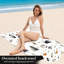 Serviette de plage pour chat 1Pcs, avec divers chats ludiques et plantes en pot dans un style d'illustration fantaisiste. Grande microfibre, parfaite pour les voyages, la natation, les voyages, le camping, unisexe.