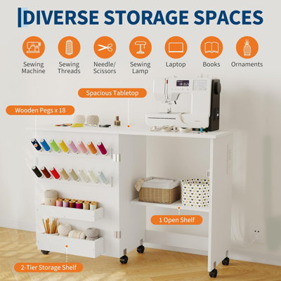 Table de couture pliable avec station de charge - Bureau d'artisanat mobile avec roues verrouillables, plateaux de rangement et chevilles, poste de travail compact pour petits espaces, blanc