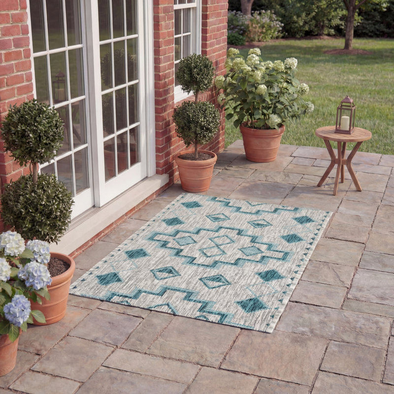 Amarien Geometric Indoor/Outdoor Area Rug, Rectangle 2' x 3'7"