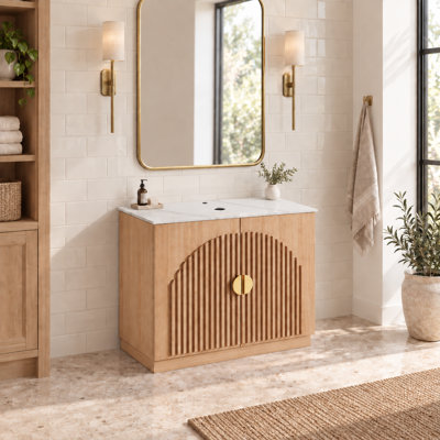 Meuble-lavabo de salle de bain moderne du milieu du siècle de 36 pouces avec dessus en pierre frittée, portes d'armoire cannelées et poignées dorées (lavabo non inclus)