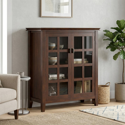 Armoire de rangement moyenne de style transitionnel en bois massif de 38 po avec portes en verre et tablettes réglables Artisan