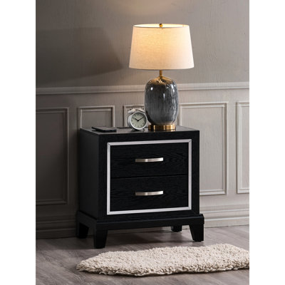 Table de chevet avec 2 tiroirs et prises de courant, grain de bois au fini noir, idéale pour les chambres à coucher modernes / transitionnelles, fabrication anglaise, profondeur de 23 pouces, largeur de 16 po, hauteur de 27 po, chargement de tiroir de 34,62 livres, 23,28 po