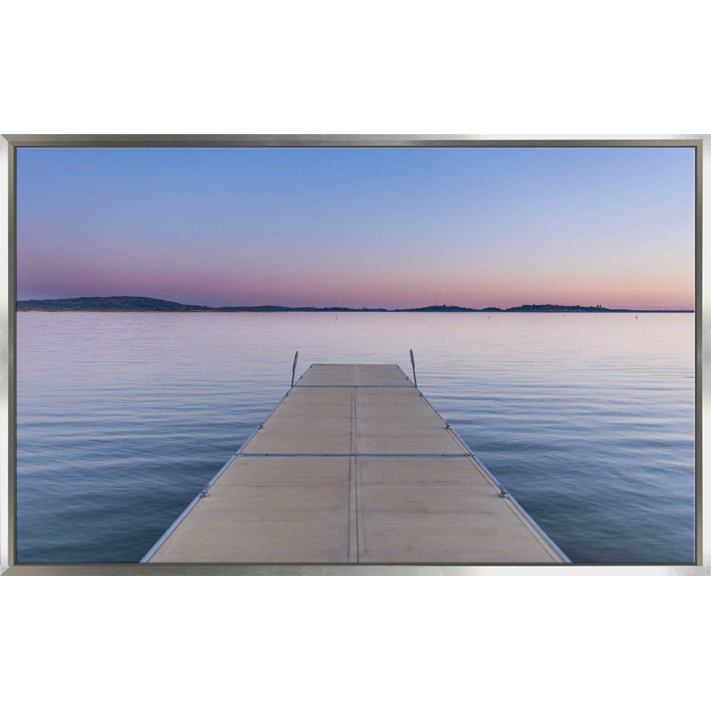 «Sweet Silence», reproduction de photo, H 27,5 po x l 43,5 po x P 2 po, Cadre flottant argent