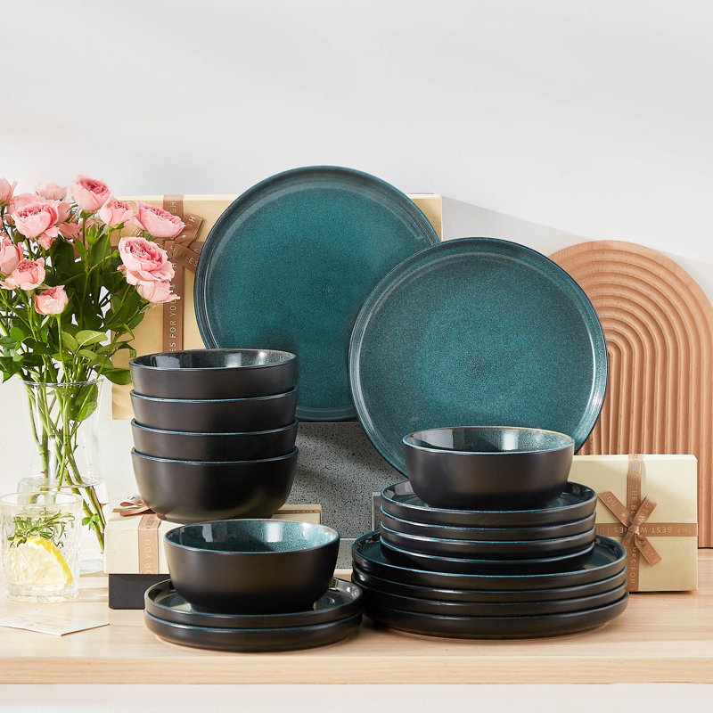 PLAYB 18 Piece Porcelain Dinnerware Set, Service For 6, Green/Black
