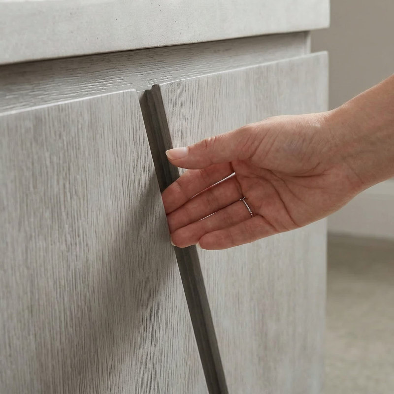 Grand buffet gris avec plateau en béton et structure en acacia brossé