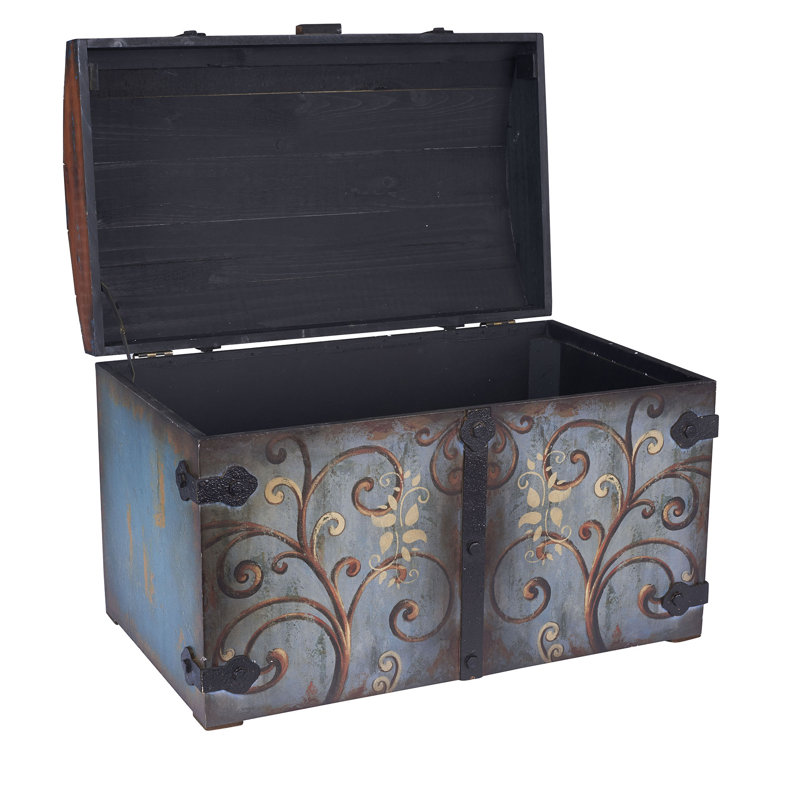 Grand coffre décoratif rétro avec couvercle en forme de sandale et détails métalliques, H 16 po x l 23,5 po x p 14,5 po
