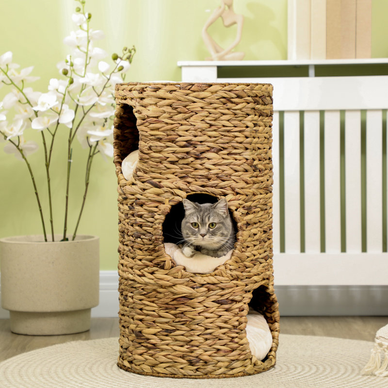 Arbre à chat avec trois cachettes et quatre lits - Structure en jacinthe d'eau tressée à la main, lit surélevé multicouche pour chatons, niche gain de place et coussins modernes et confortables pour un repos douillet