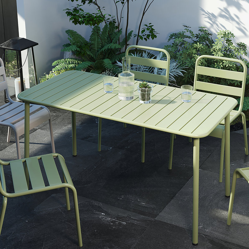 Longue table (verte) table de salle à manger d'extérieur Villa Courtyard, Vert givré