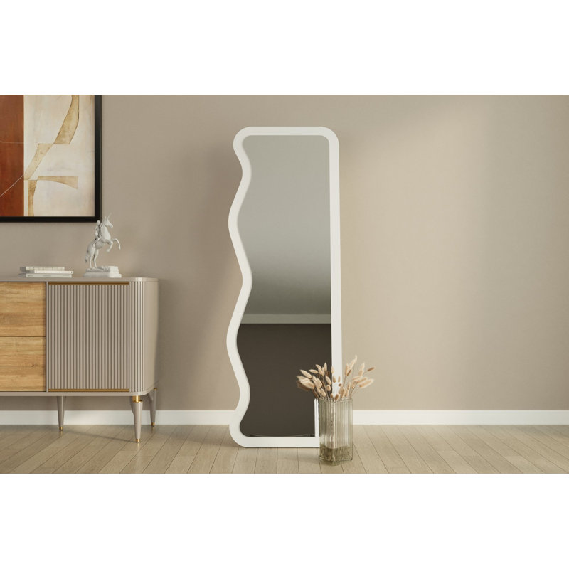 Bisou Wavy Wall Mirror, White