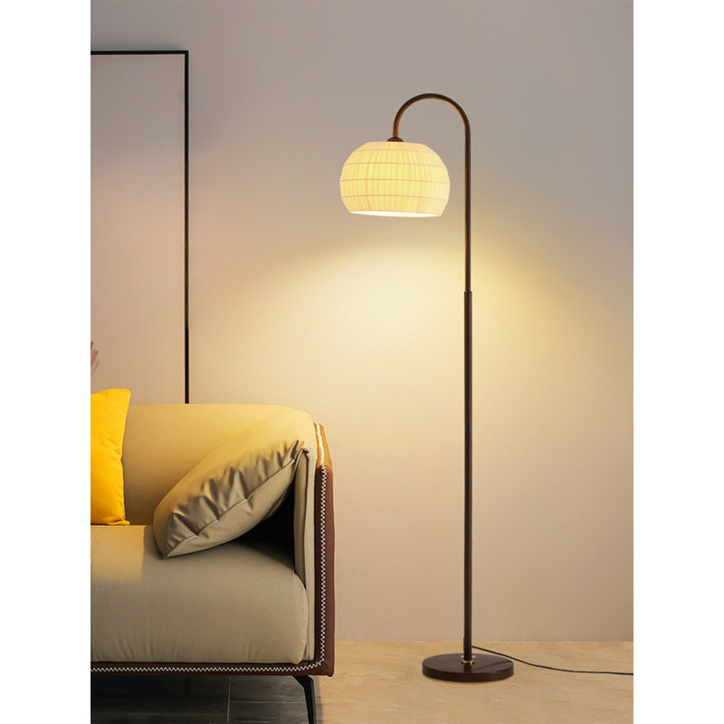 Lampe sur pied en fer forgé et en tissu de style crème