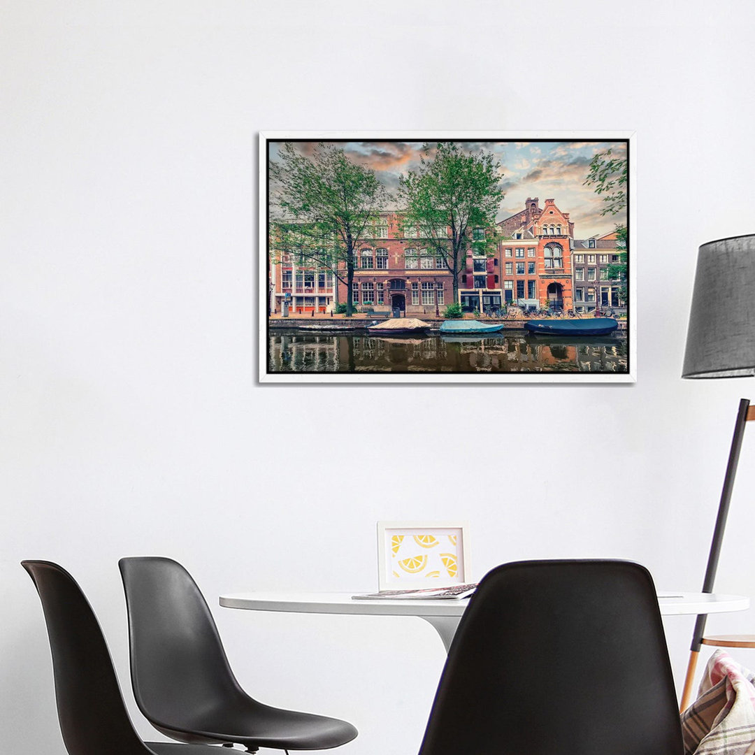 Amsterdam In The Evening von Manjik Pictures - Galerieverpackte Leinwand Giclée auf Leinwand