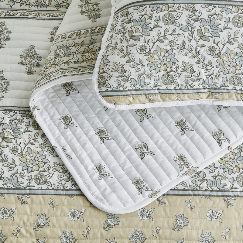 Blue Seashell Reversible Quilt Set with Shams, Full / Queen Quilt + 2 Standard Shams, Blue Watercolor Sailboats
