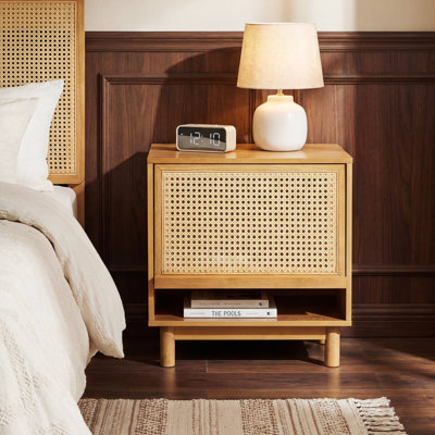 Table de chevet Mid-Century moderne en bois avec porte en rotin relevable et pieds en bois massif