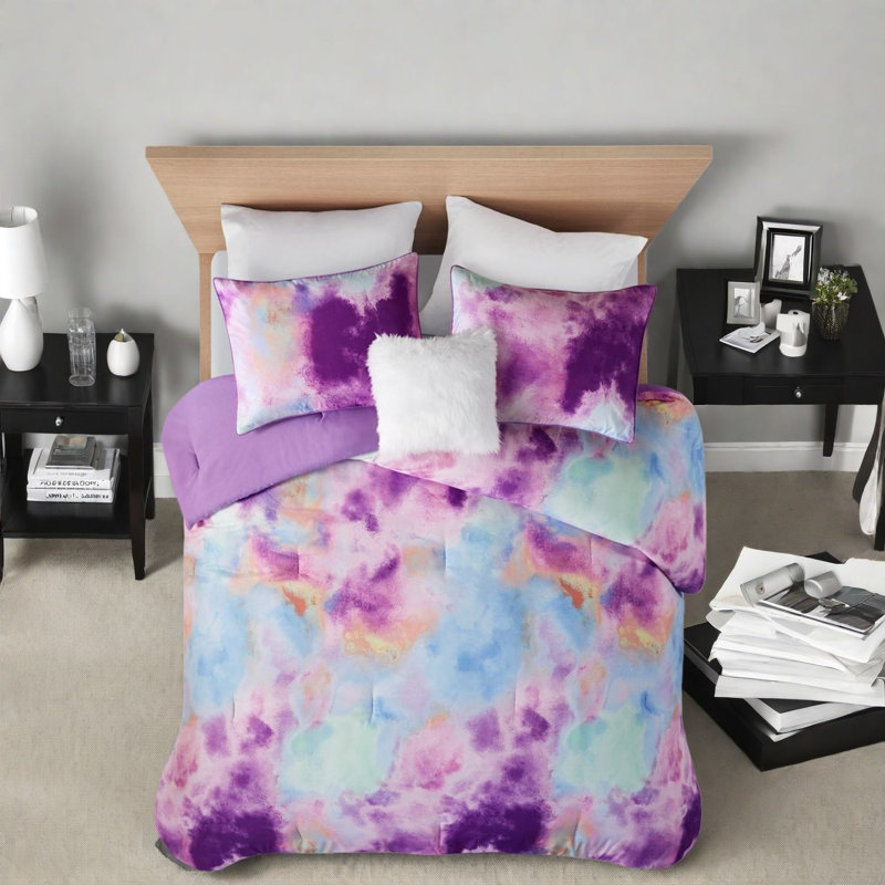 Colourful Dreamy Bedding Sets, Polyester Comforter With Tie Dye Design