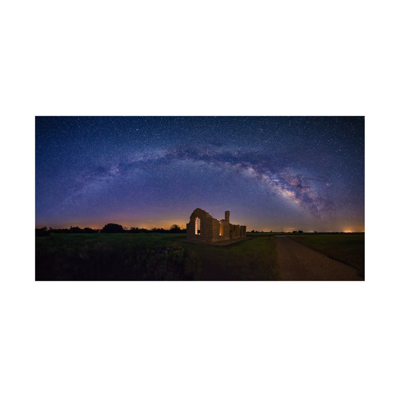 «Michael Griffin, fort Griffin sous le ciel nocturne», H 16 po x l 32 po