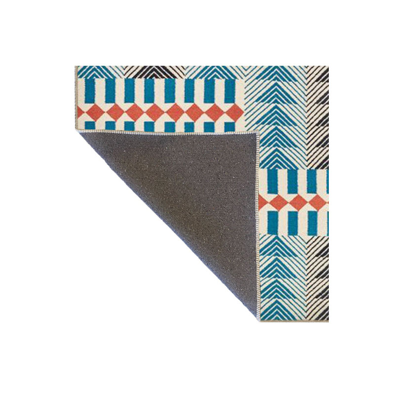 Tapis bleu et gris à motif géométrique triangulaire, Tapis de couloir 2 pi 6 po x 6 pi 7 po inclus