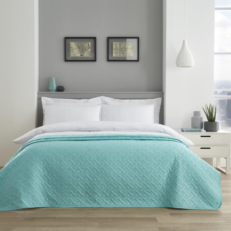 Laurenn Pin Sonic Bedspread