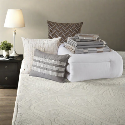 Luxurious King Bedding Sets, Oversized 9-piece Comforter With Jacquard Design, Ideal For Year-round Modern Elegance