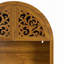 Meuble de rangement décoratif autoportant, bibliothèque ouverte de 168 cm de haut, en bois sculpté à arcs vintage, avec étagères ouvertes.