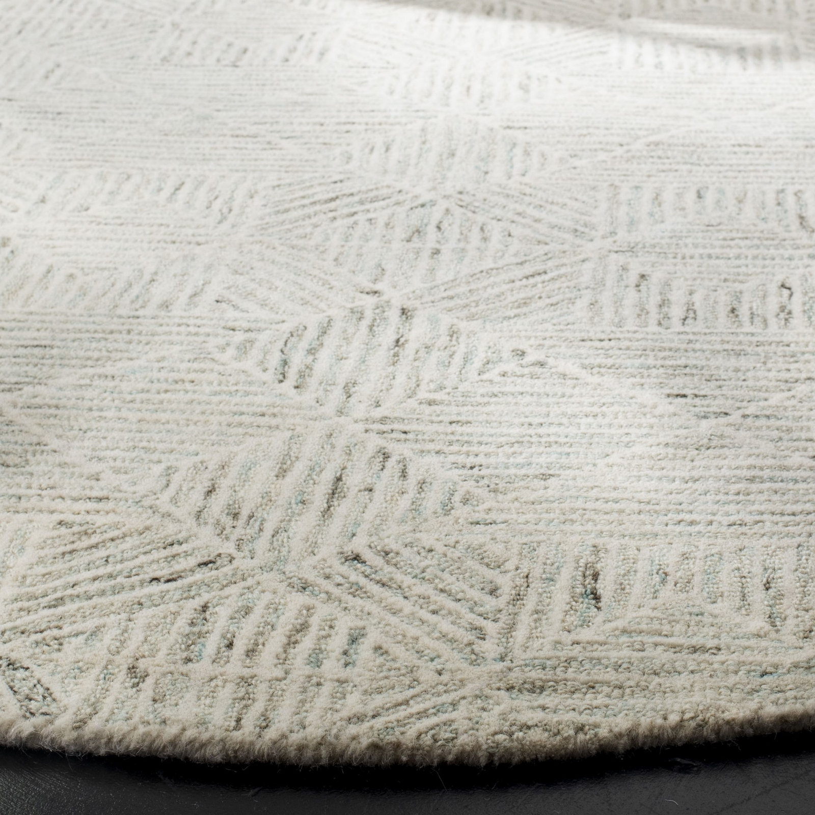 Linsly Hand Tufted Rug, Round 4'