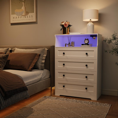 Commode 4 tiroirs de 45,2 po de hauteur avec tablette à DEL et station de charge, coffre de rangement en bois