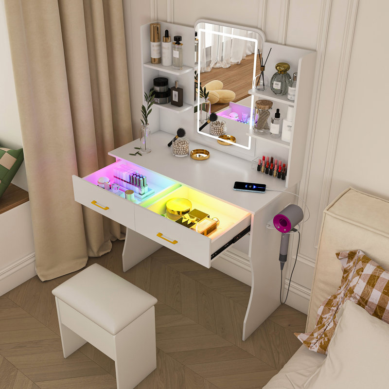 Table de coiffeuse avec miroir à DEL, 3 effets d'éclairage, 2 prises de courant alternatif et 6 espaces de rangement ouverts pour les femmes habillant le système intelligent, les ports, les zones de maquillage féminin