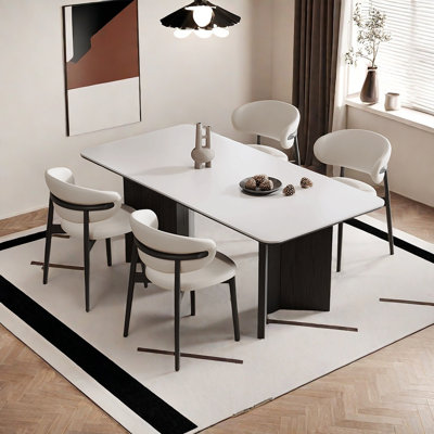 Table et chaises luxueuses Wabi-sabi