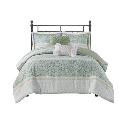 Gracie Mills Glenn Coastal Breeze 5-Piece Seersucker Comforter Ensemble With Coordinating Throw Pillows