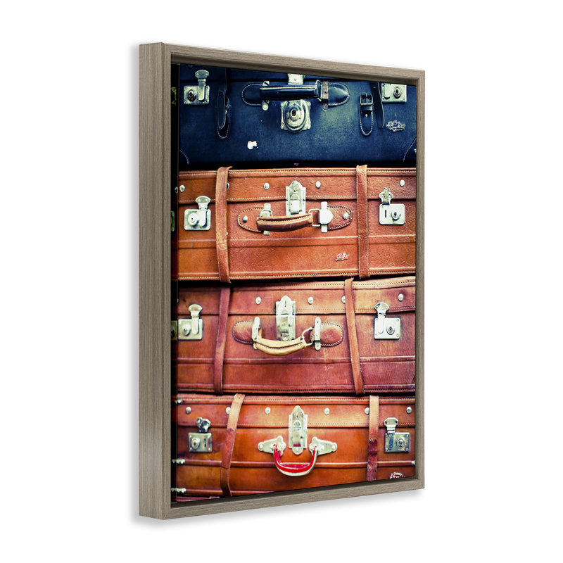 «Varied Stacked Valises Floater», art mural sur toile par Susan Bryant, Cadre flottant orme Montalcino, H 31 po x l 25 po