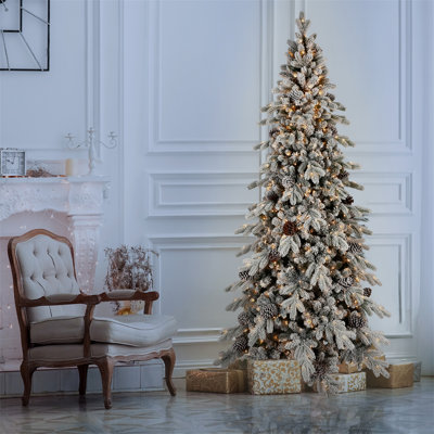 Arbre de Noël 8 pi en PE / PVC avec 1000 lumières DEL blanc chaud - 1634 pointes
