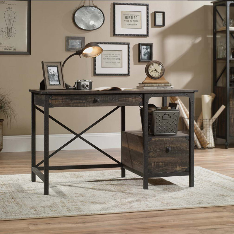 Bureau Hovey, Brun