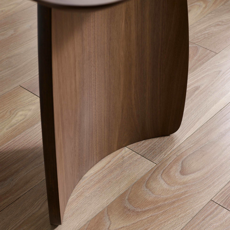 Katiranoma Dining Table