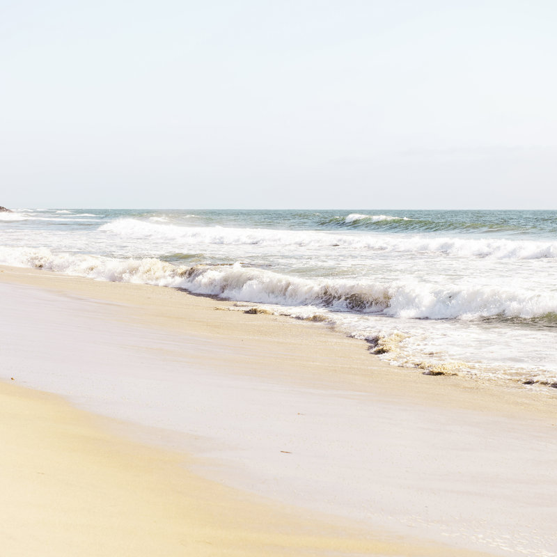 «Summer Surf» par Bree Madden - Photographie sur toile tendue, H 30 po x l 30 po