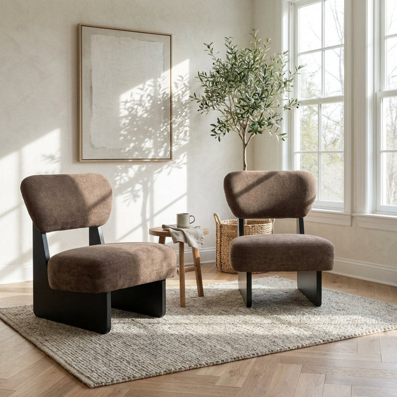 Ensemble de 2 chaises longues contemporaines avec revêtement en polyester doux et base en bois robuste dans des tons neutres sophistiqués