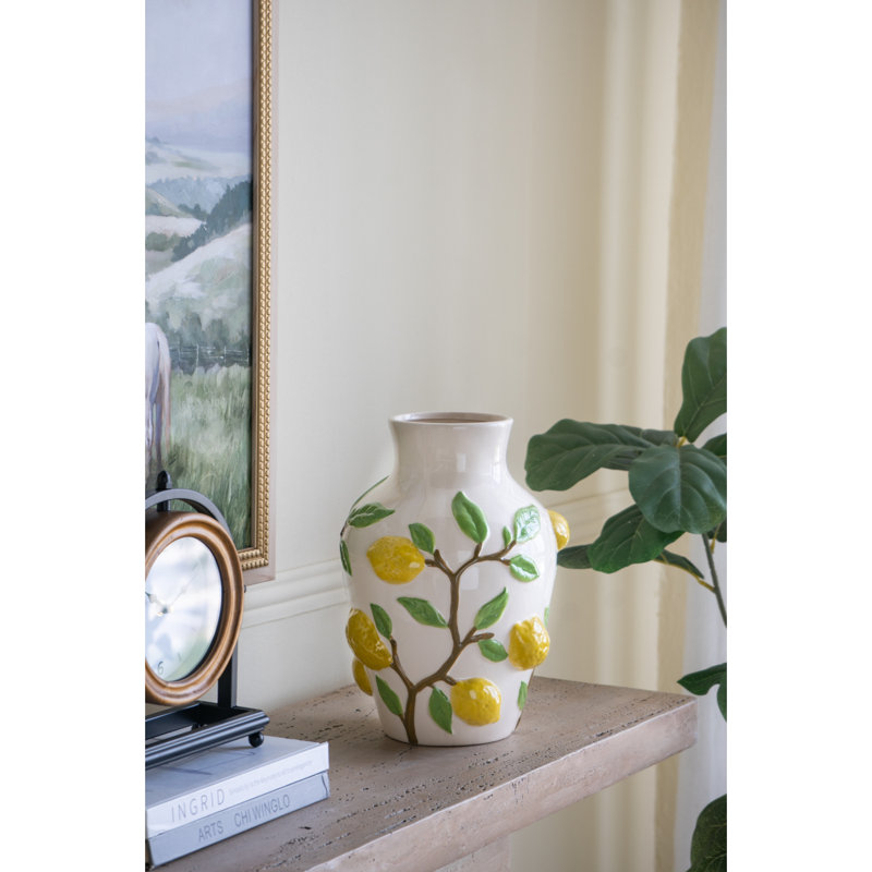 Vase 9 x 9 x 12,5 po en céramique blanche avec des accents de citron jaune vif