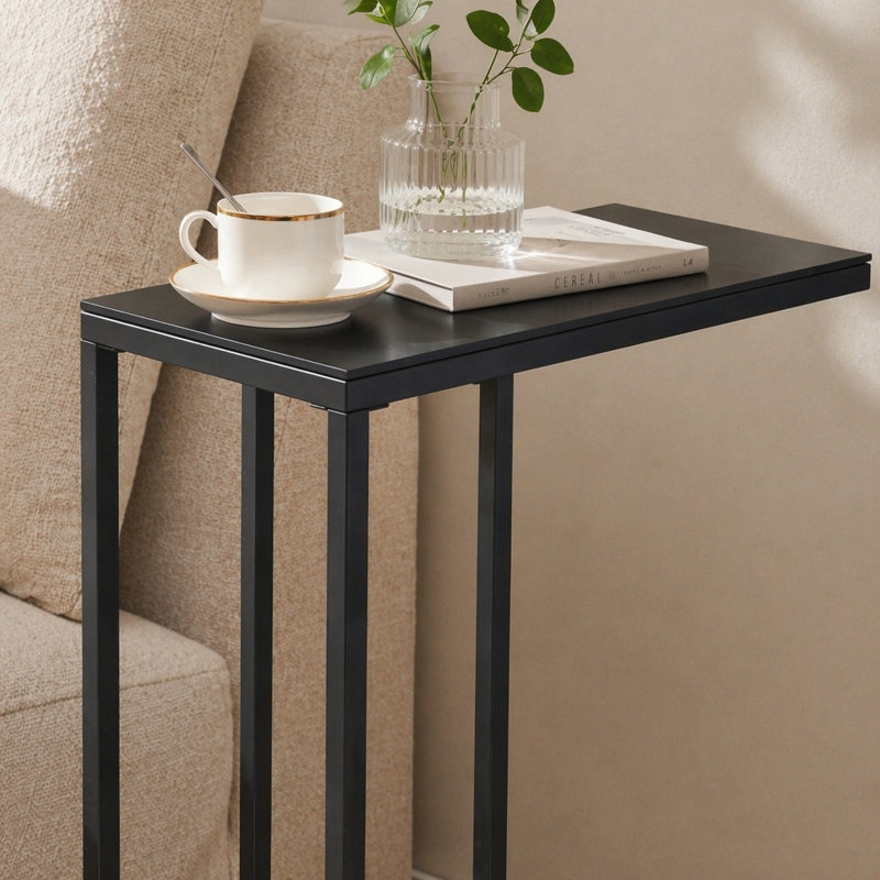 Table d'appoint polyvalente et contemporaine avec construction durable et attrait élégant