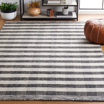 Tapis rayé noir / ivoire Kilim 807