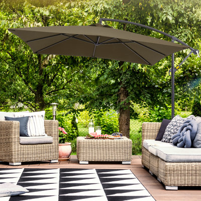 8.2 x 8.2 ft. Cantilever Umbrella