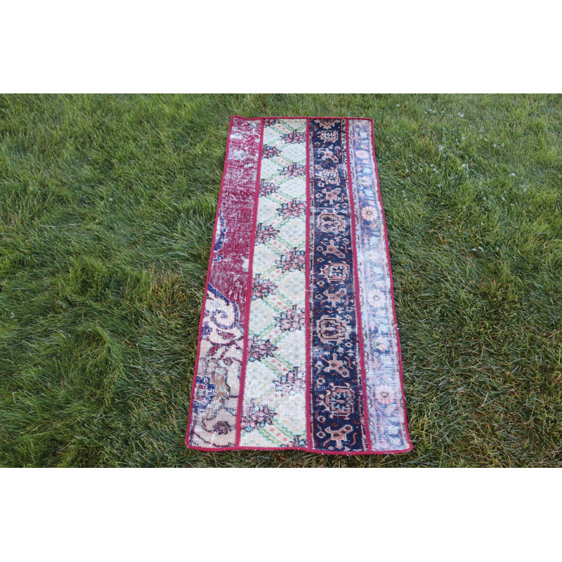 Tapis turc authentique authentique avec des motifs complexes et un design traditionnel distingué