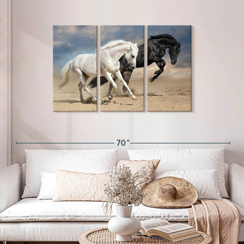 Chevaux noirs et blancs Brampt, H 28 po x l 45 po