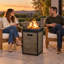 Colonne de feu au propane 16 po 40 000 BTU avec panneaux aspect bois TerraFab et couvercle en acier